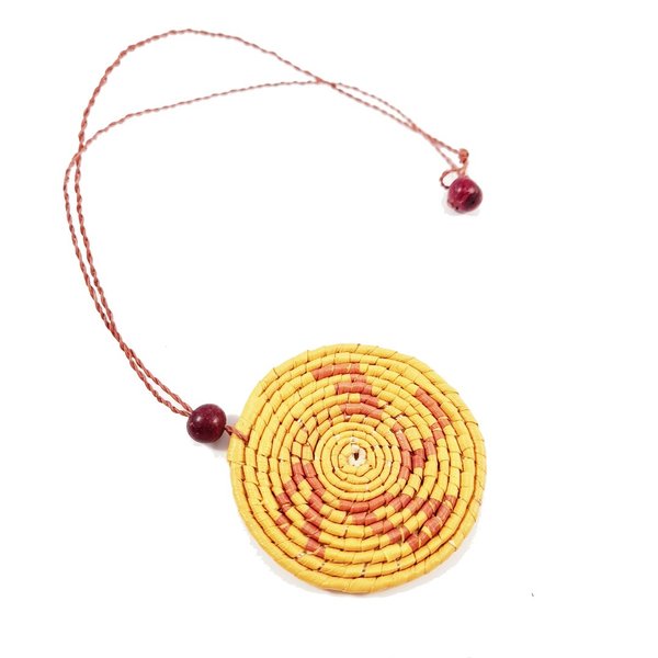 geflochtene Halskette Mandala aus Palmblatt