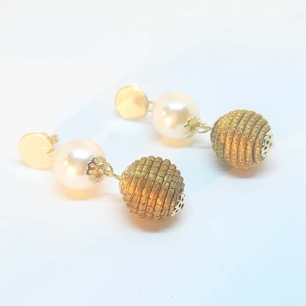 Ohrring Goldgras mit verschidenen Perlen