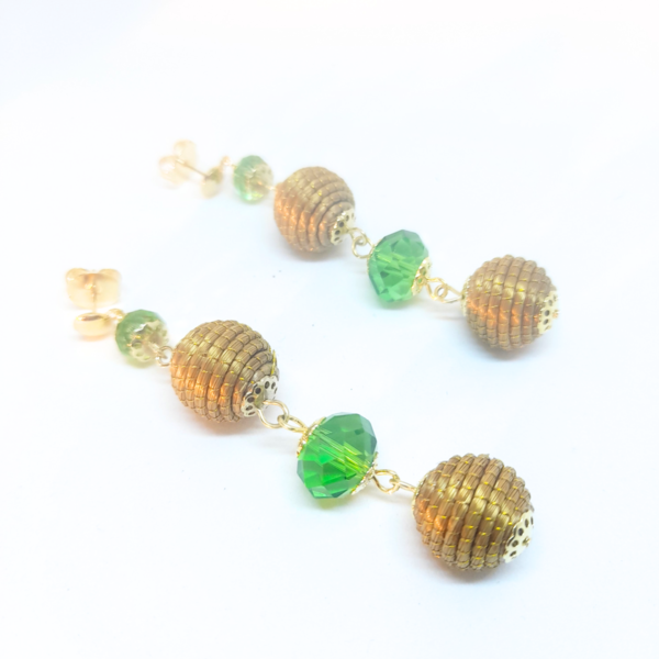 Ohrringe Goldgras mit Kugeln und Perlen in verschidenen farben