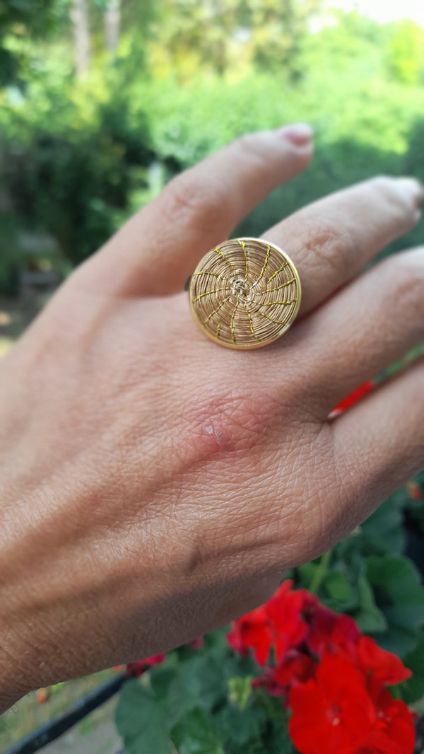 Ring aus Goldgras verstelbar